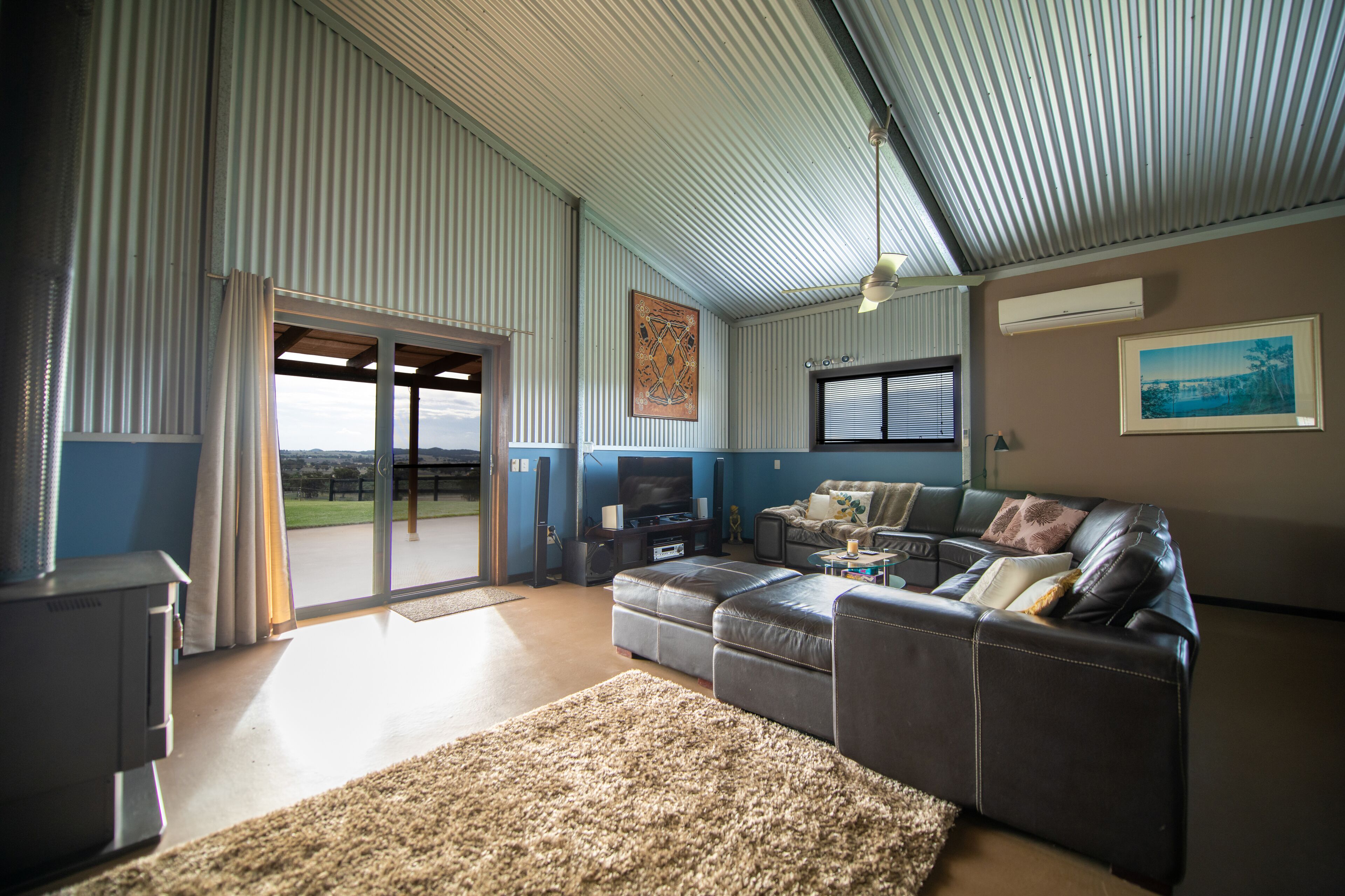 Dog Friendly Farm Stay - Excellent views and close to many wineries