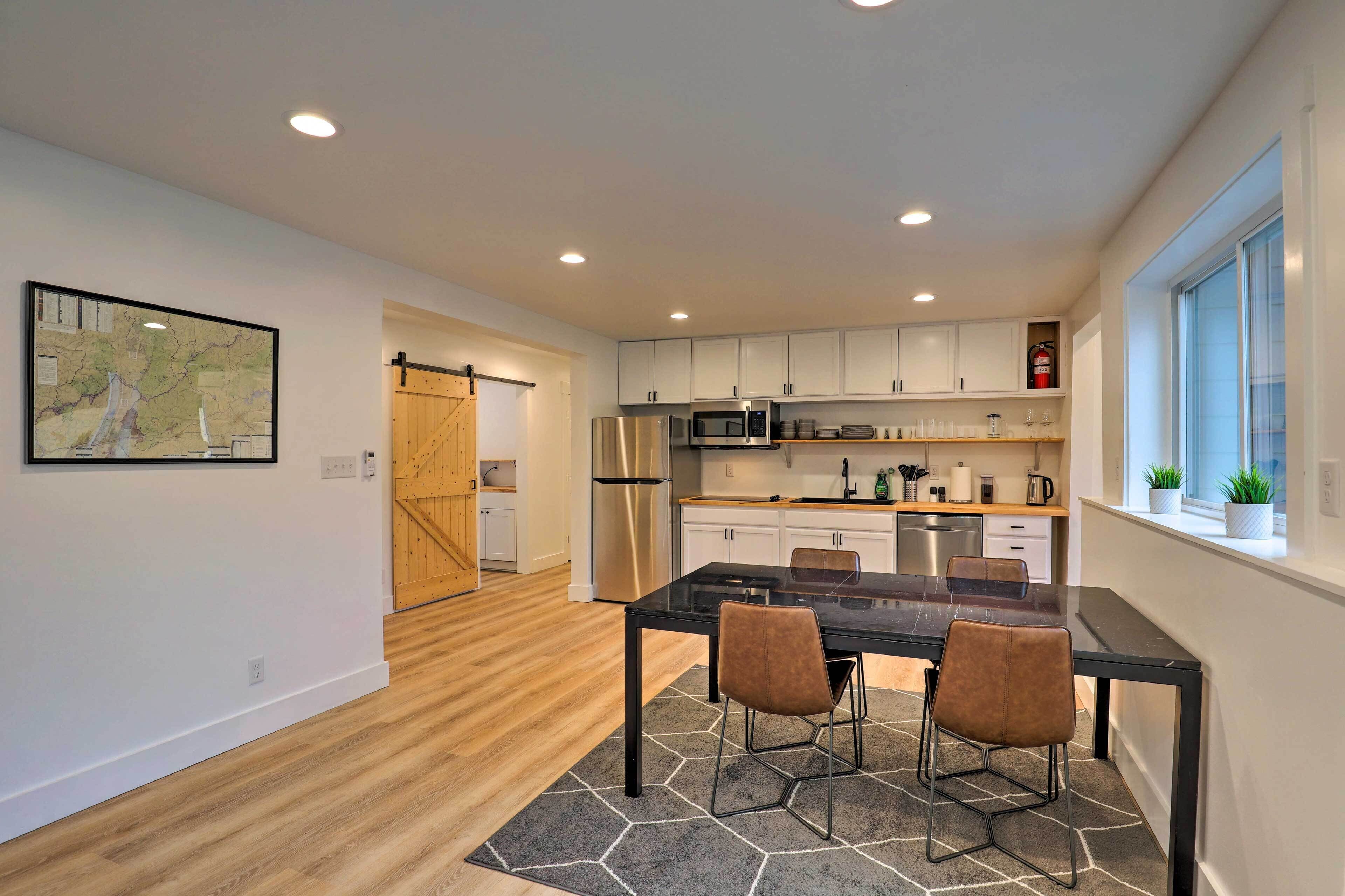 Freshly Renovated Apt 1 Mile From Downtown