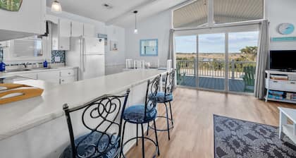 Pets OK Beach Home+Short Walk Beach Access+Views!! Recent Updates & Upgrades