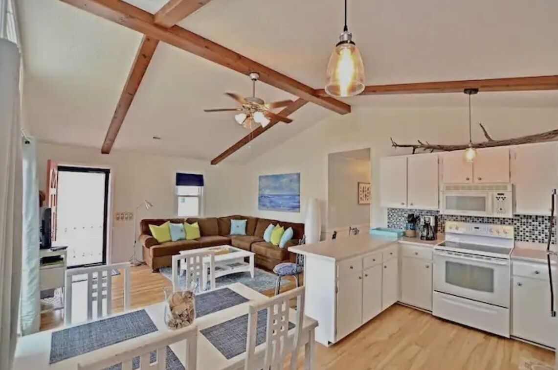 Pets OK Beach Home+Short Walk Beach Access+Views!!