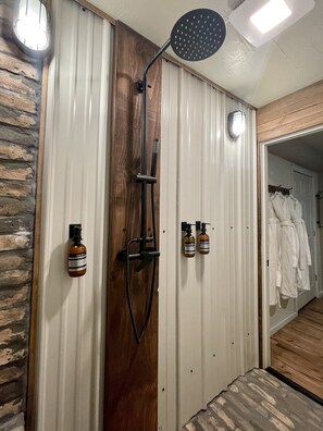 Family Room | Bathroom | Designer toiletries, hair dryer, bathrobes, towels - Yosemite Basecamp (Groveland)