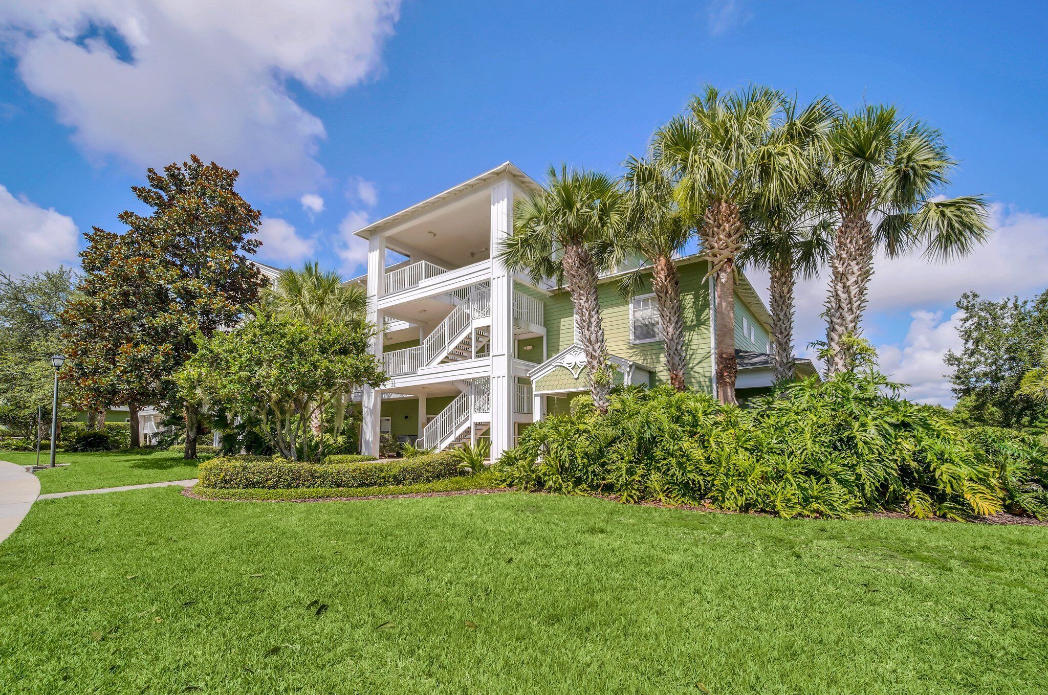 Updated, Cozy Condo Close To Disney
