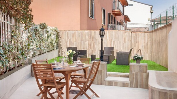 Unclassified image, 1 of 23, button - VERONA GARDEN - private garden, centre of the city (Verona)