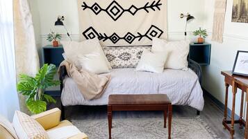 1 bedroom, WiFi, bed sheets