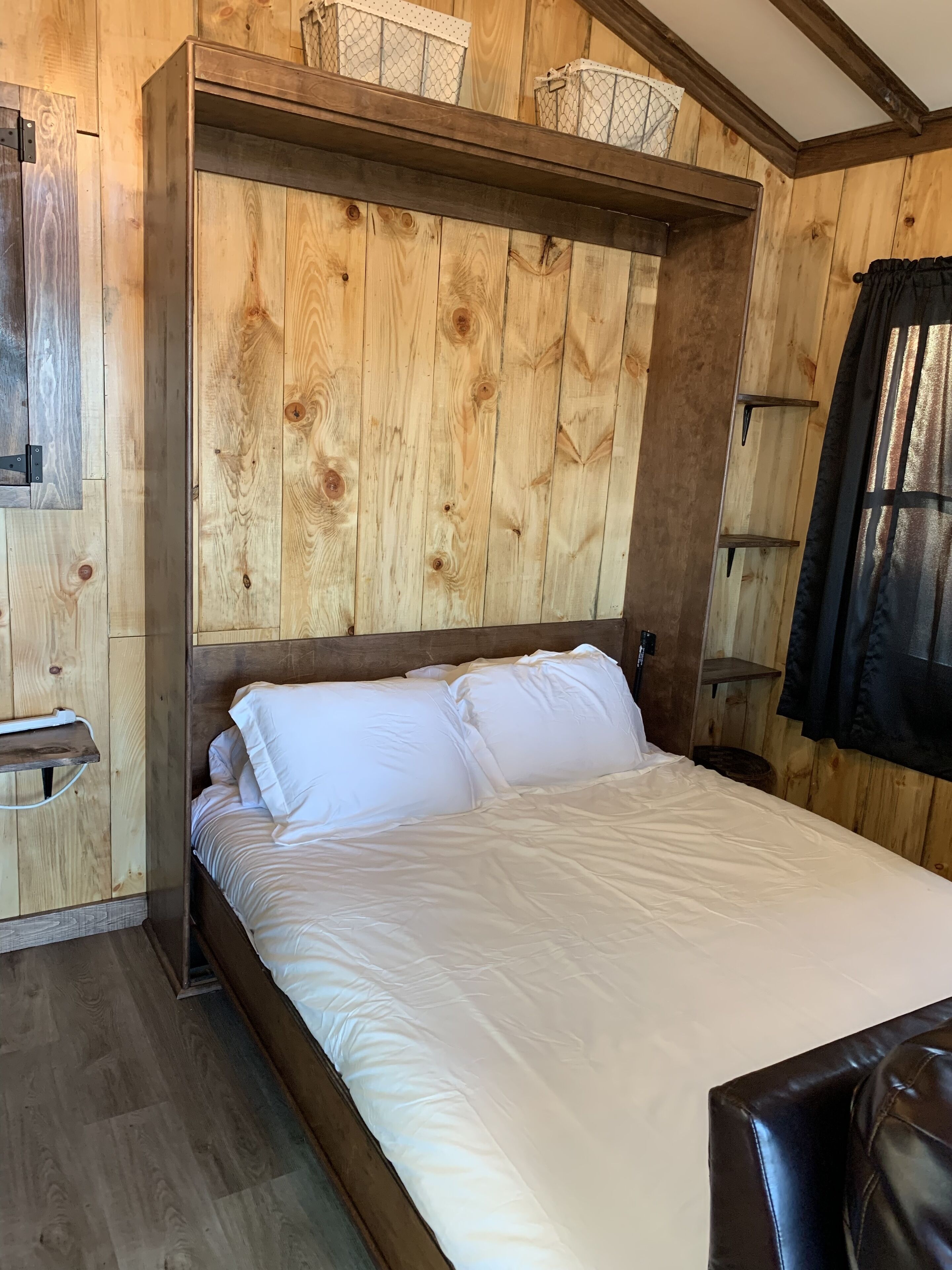 Lakefront country cabin