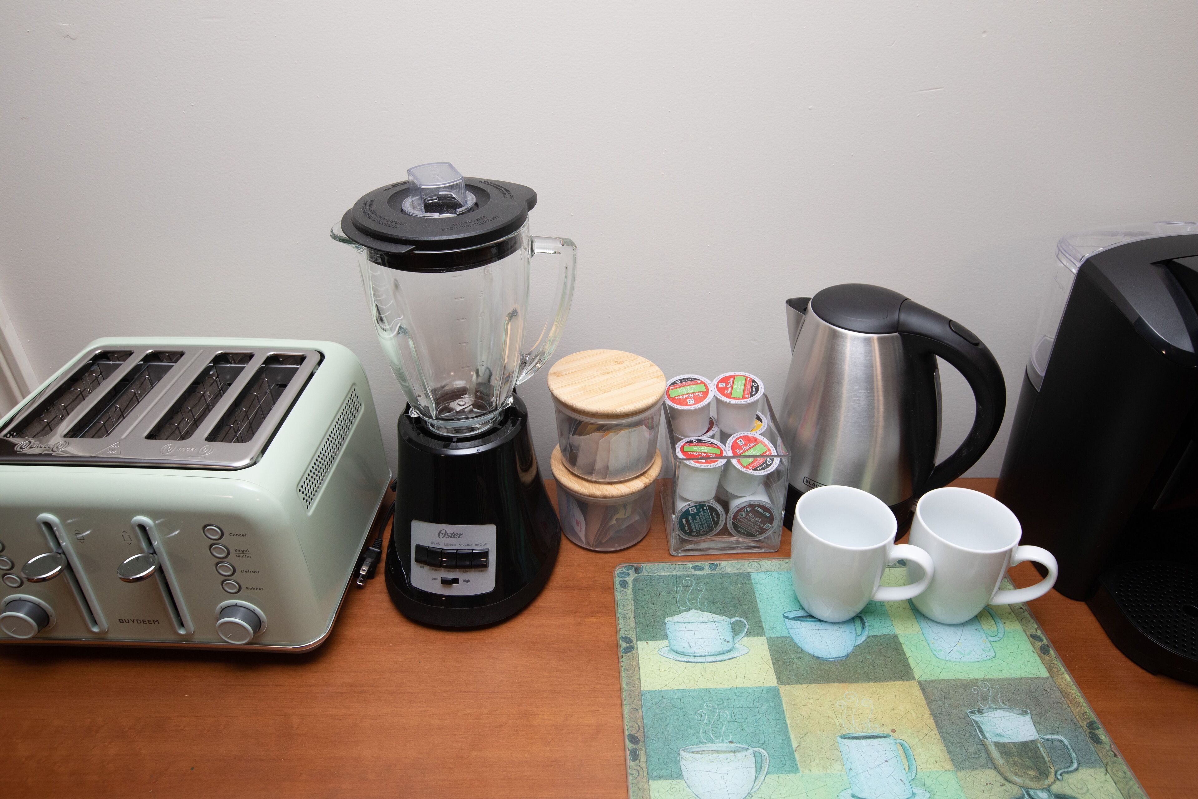 Entire Basement Unit - 2 min drive to University of Manitoba, Winnipeg