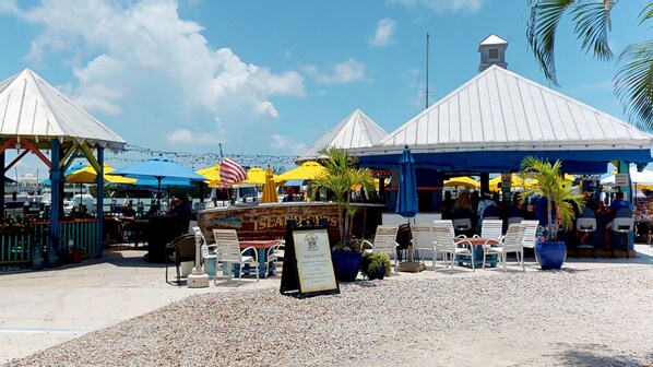 屋外ダイニングエリア