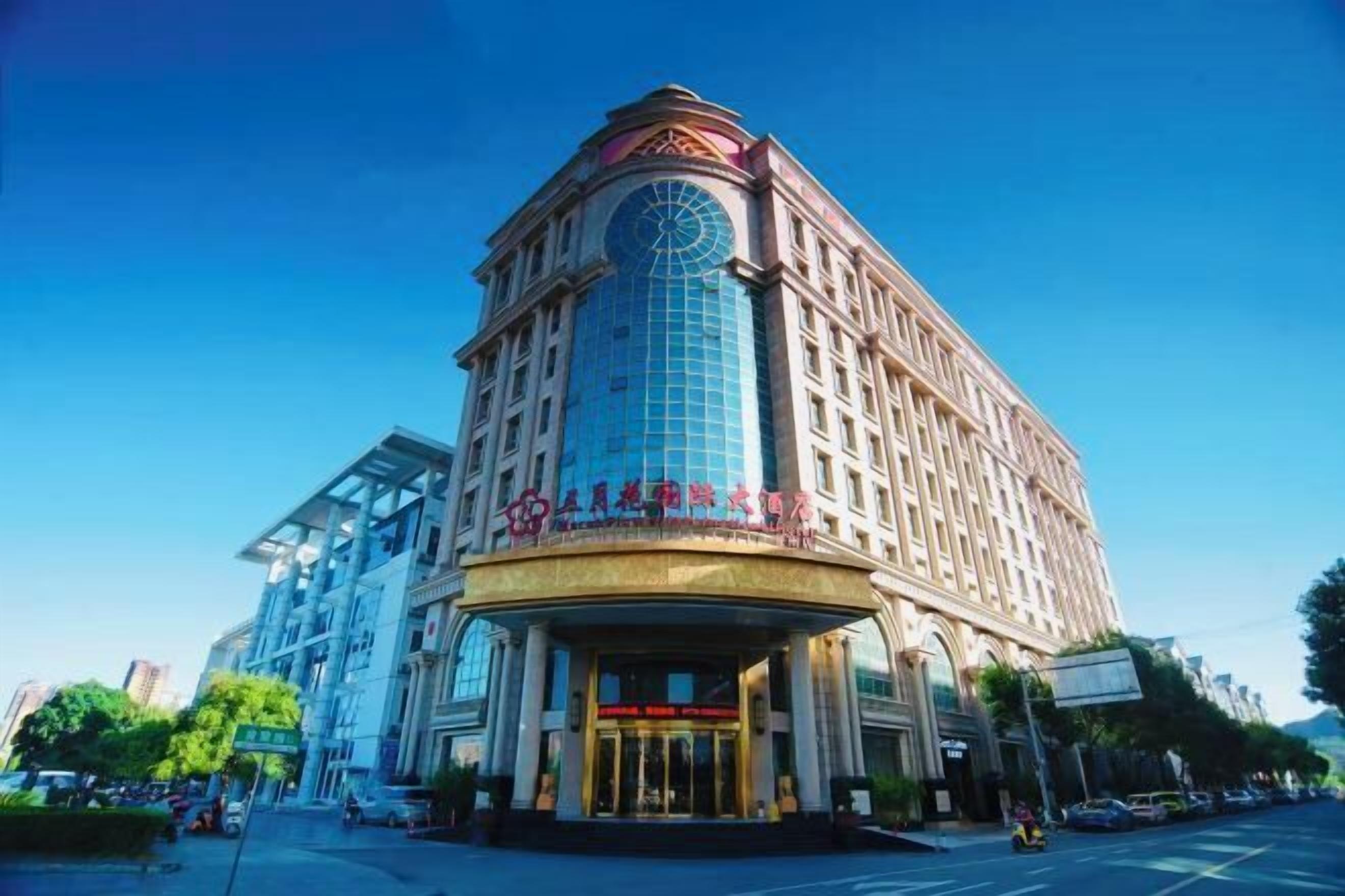 المنشأة من الخارج