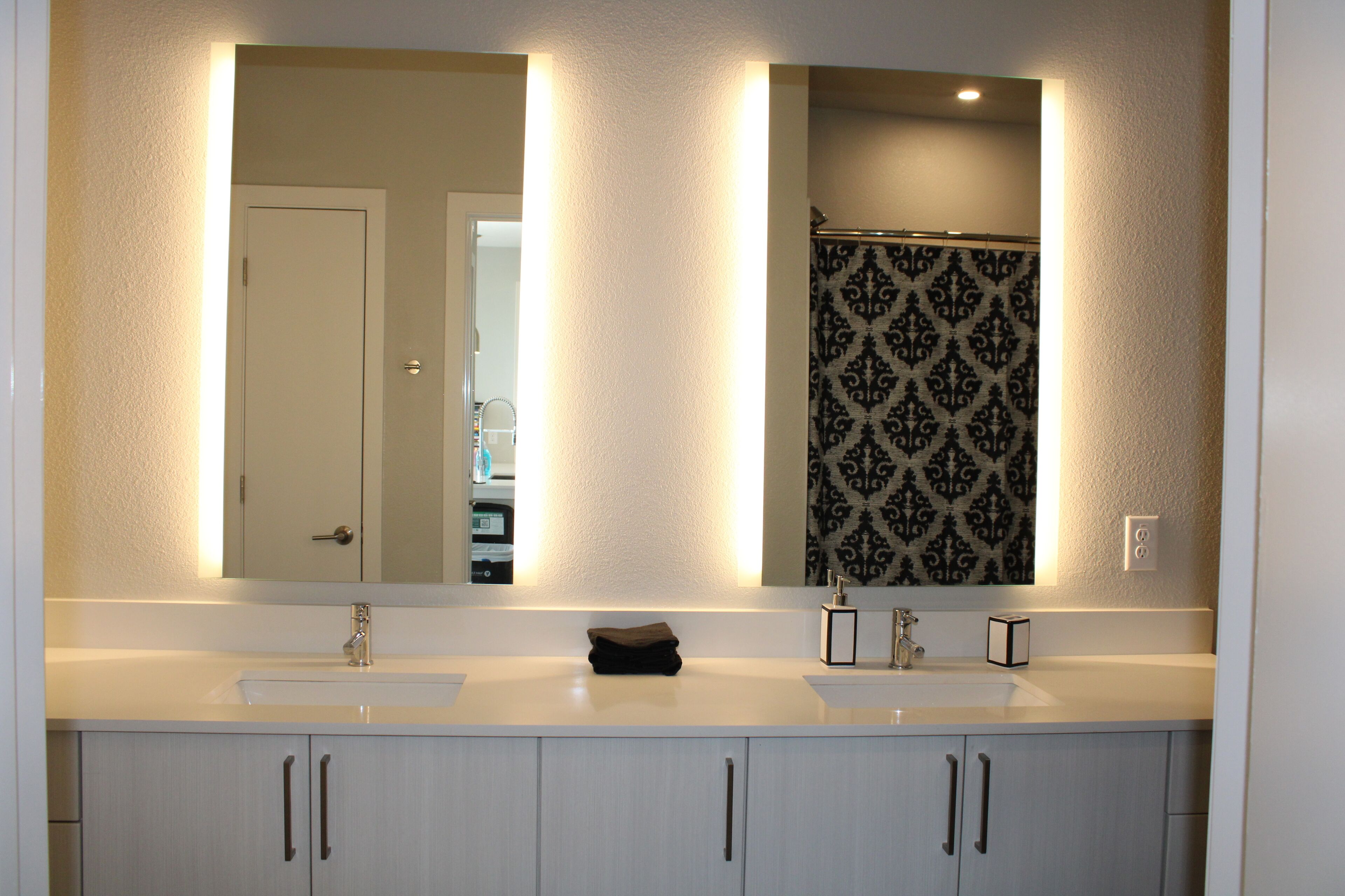 Beautiful 1 bedroom in the heart of Houston with a view