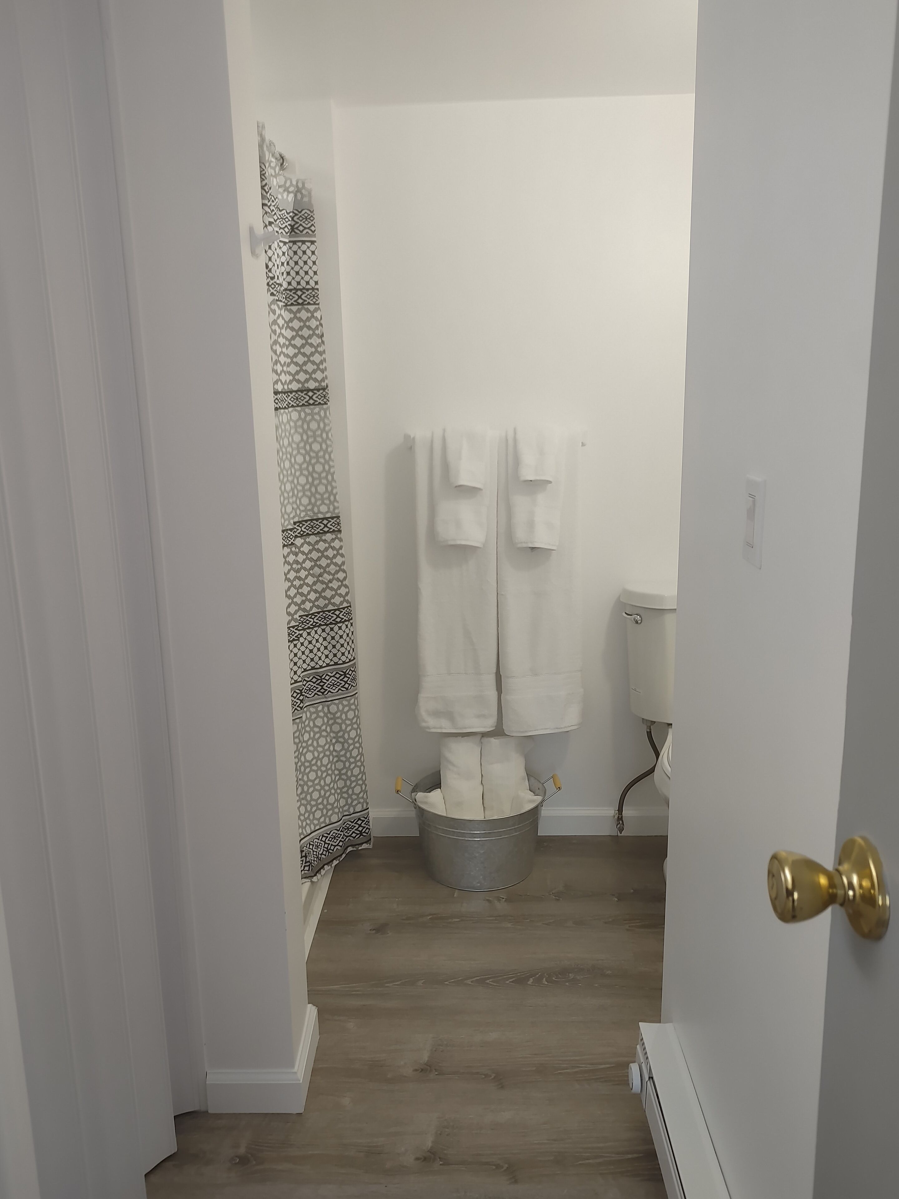 Cozy Apt close to the Catskill Park,Skiing, Hiking and more!