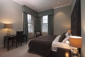 2 室のベッドルーム、デスク、アイロン / アイロン台、WiFi (無料)