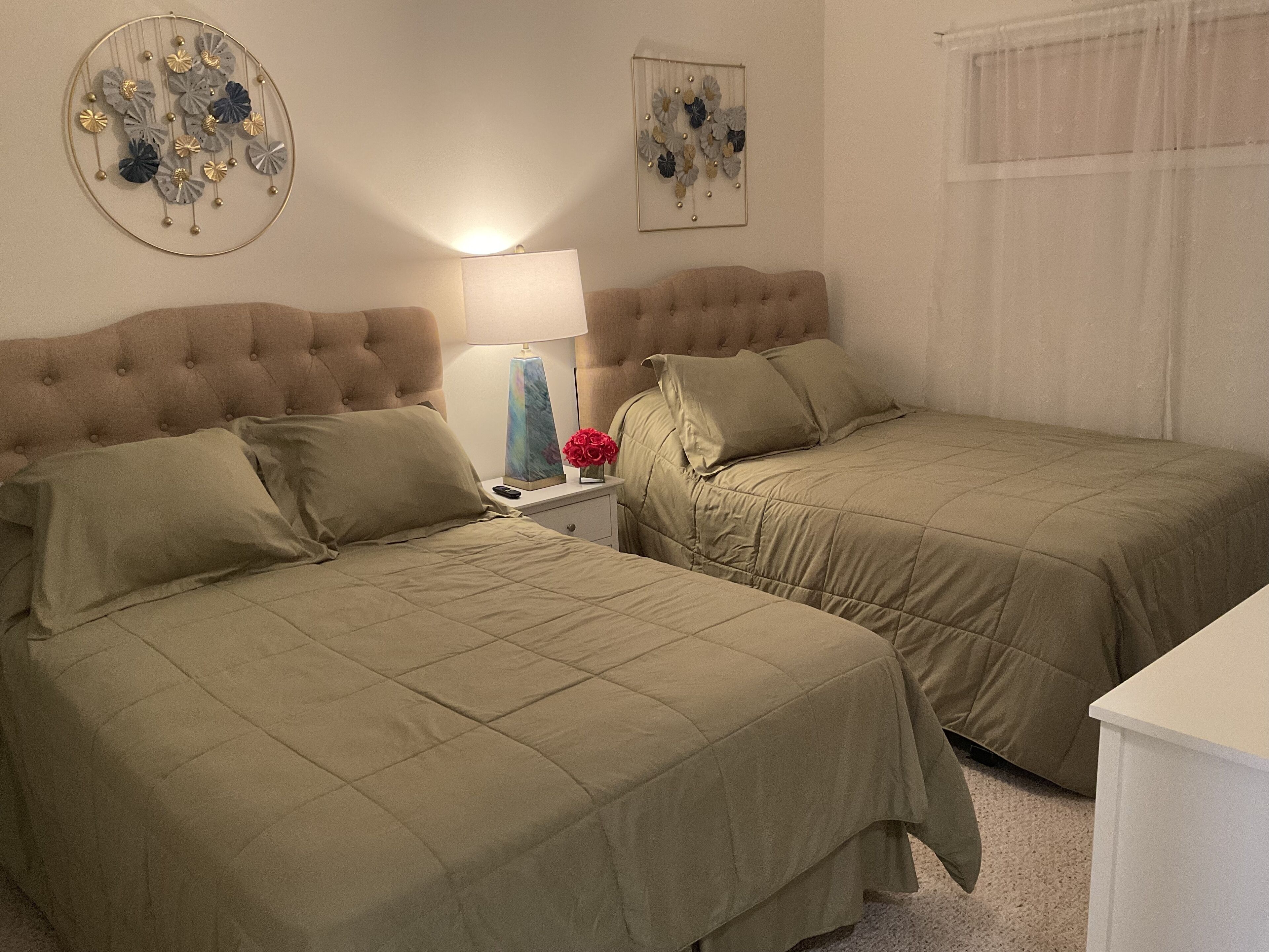 Beautiful Vacation 3 Bedroom Condo one block  from the Beach