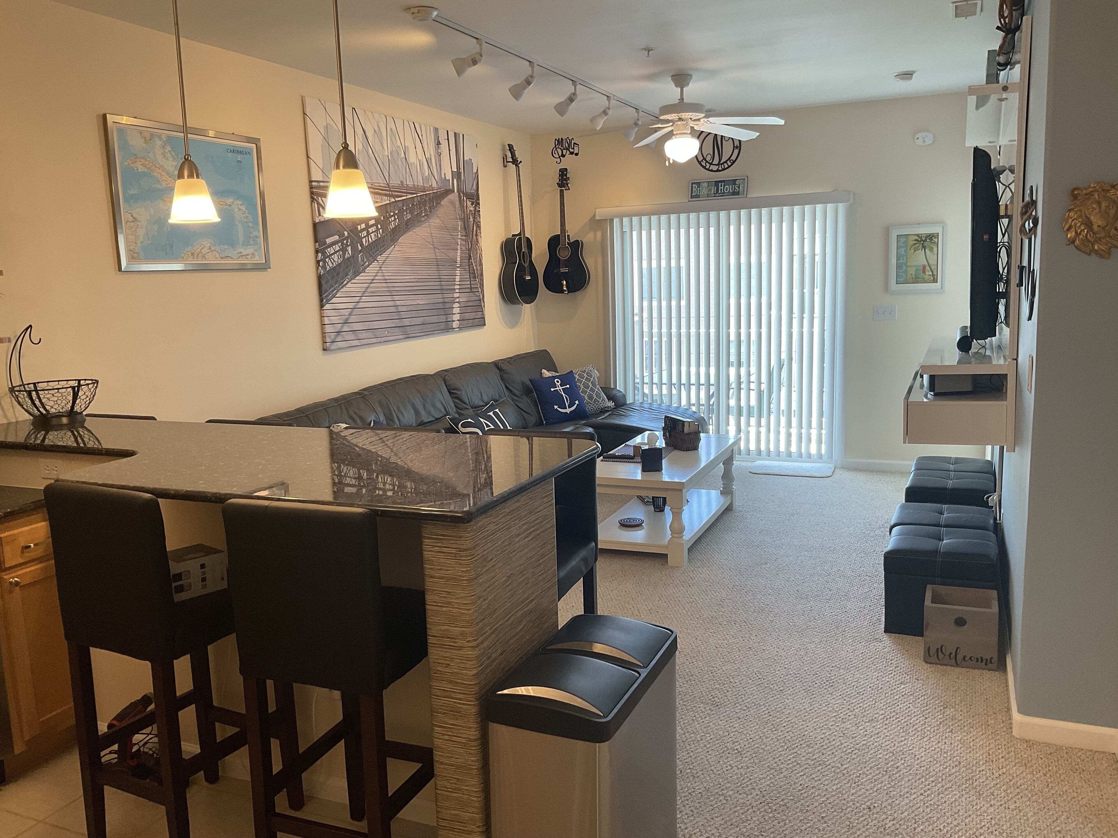 Beautiful Vacation 3 Bedroom Condo one block  from the Beach