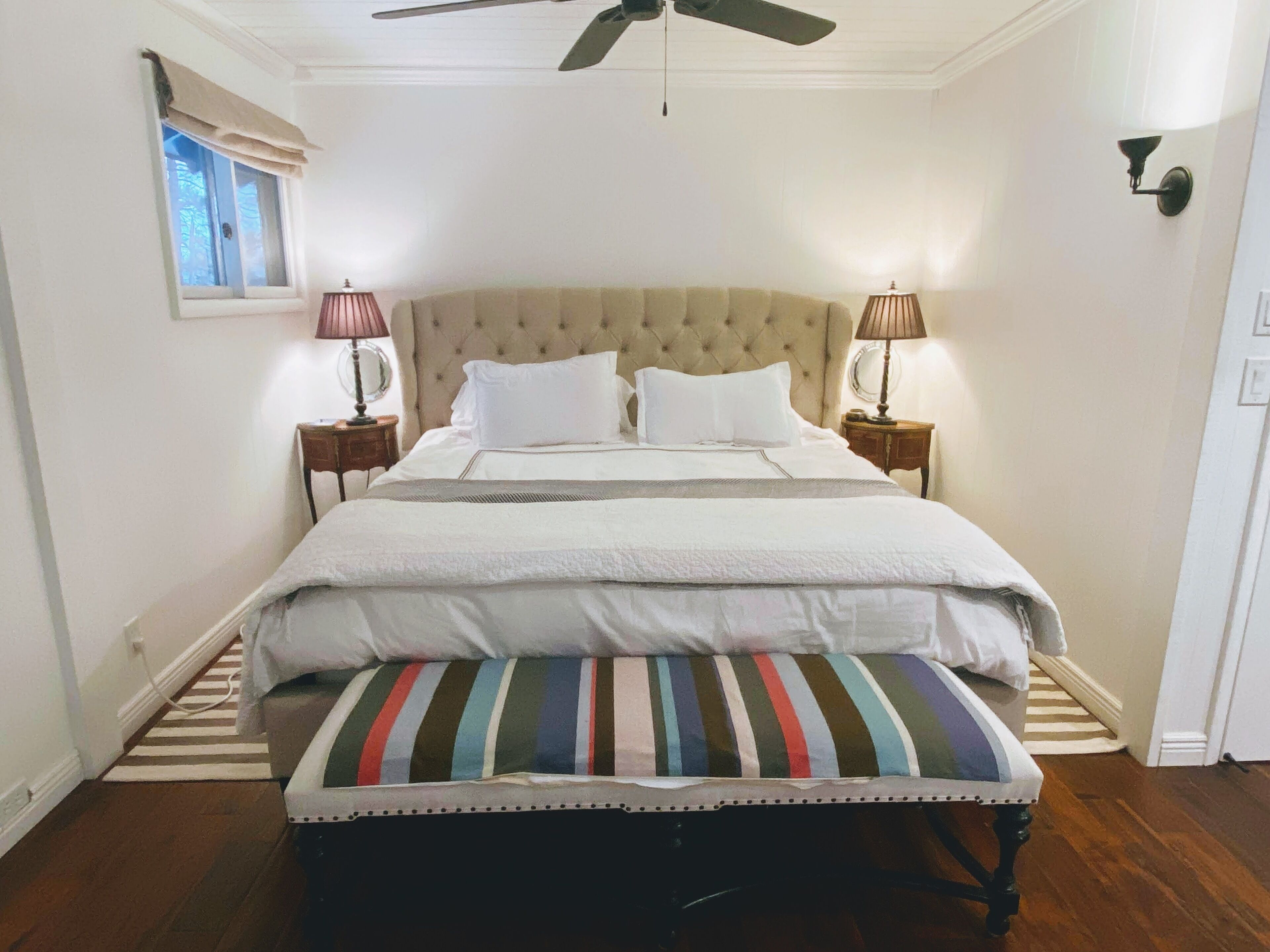 Updated Cabin with Fireplace, Epic Deck, 2 min from ORV trails - Pet Friendly! 