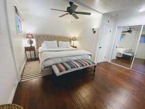 Room - Updated Cabin with Fireplace, Epic Deck, 2 min from ORV trails - Pet Friendly!  (Mancelona)