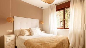 2 chambres, fer et planche à repasser, draps fournis