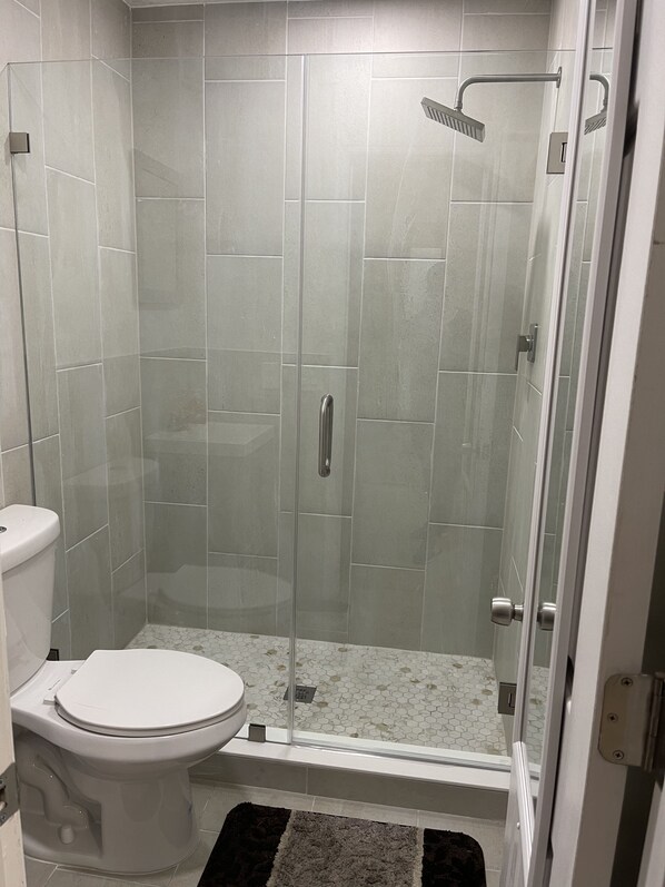 Shower - nice space to relaxing (Town 'n' Country)