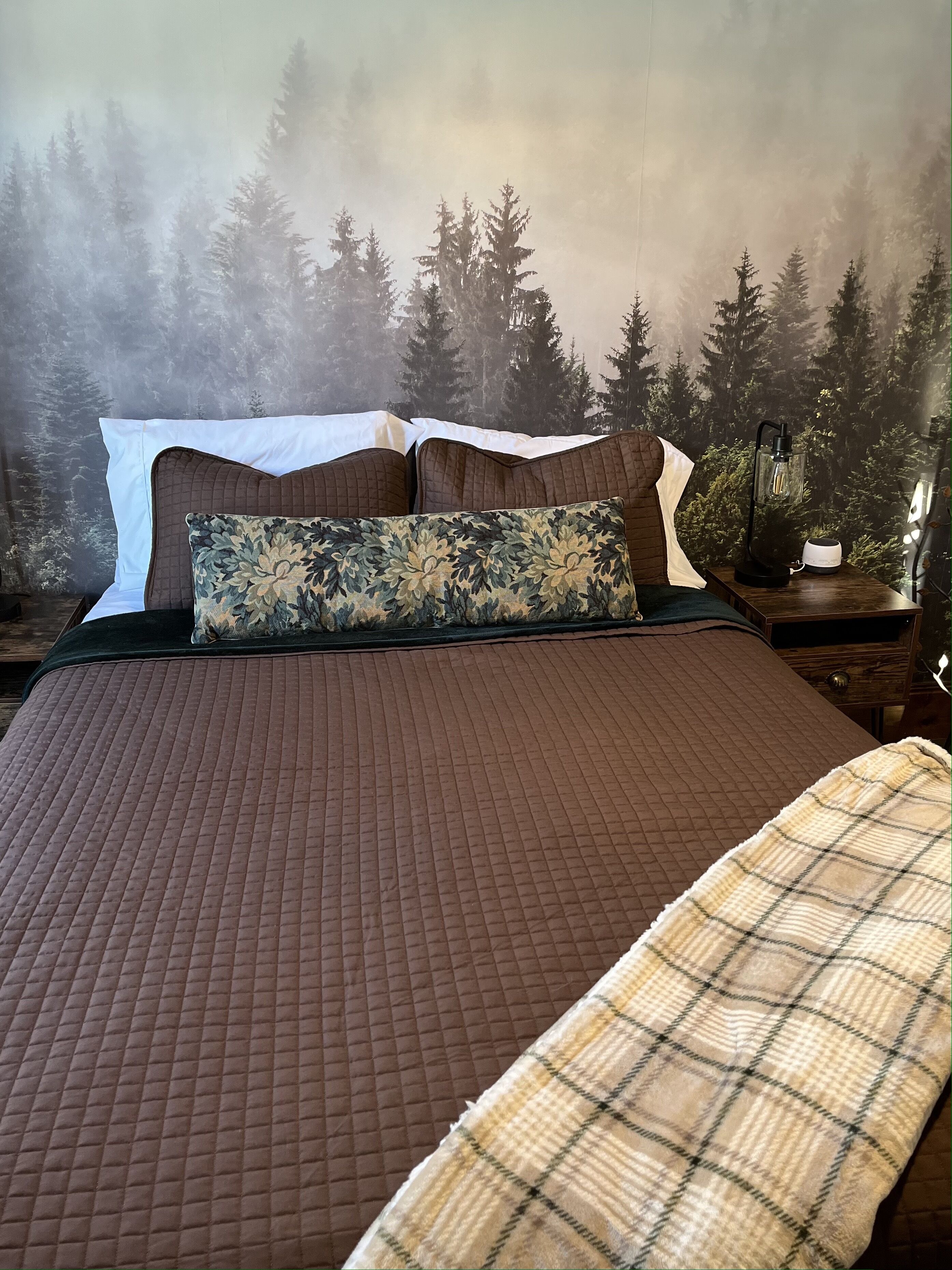 Historic Tree-Themed Home Minutes from Birch Run/Frankenmuth