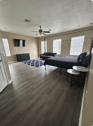 7 habitaciones, tabla de planchar con plancha y wifi gratis 