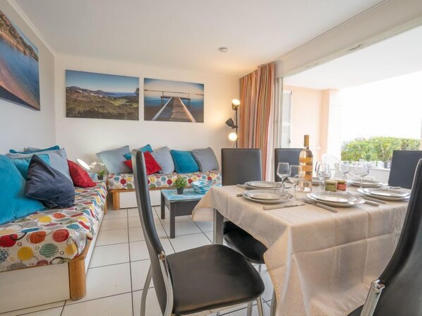 Dining - Les Bastides (I2 047) by Interhome (Agay Village Cap Esterel)