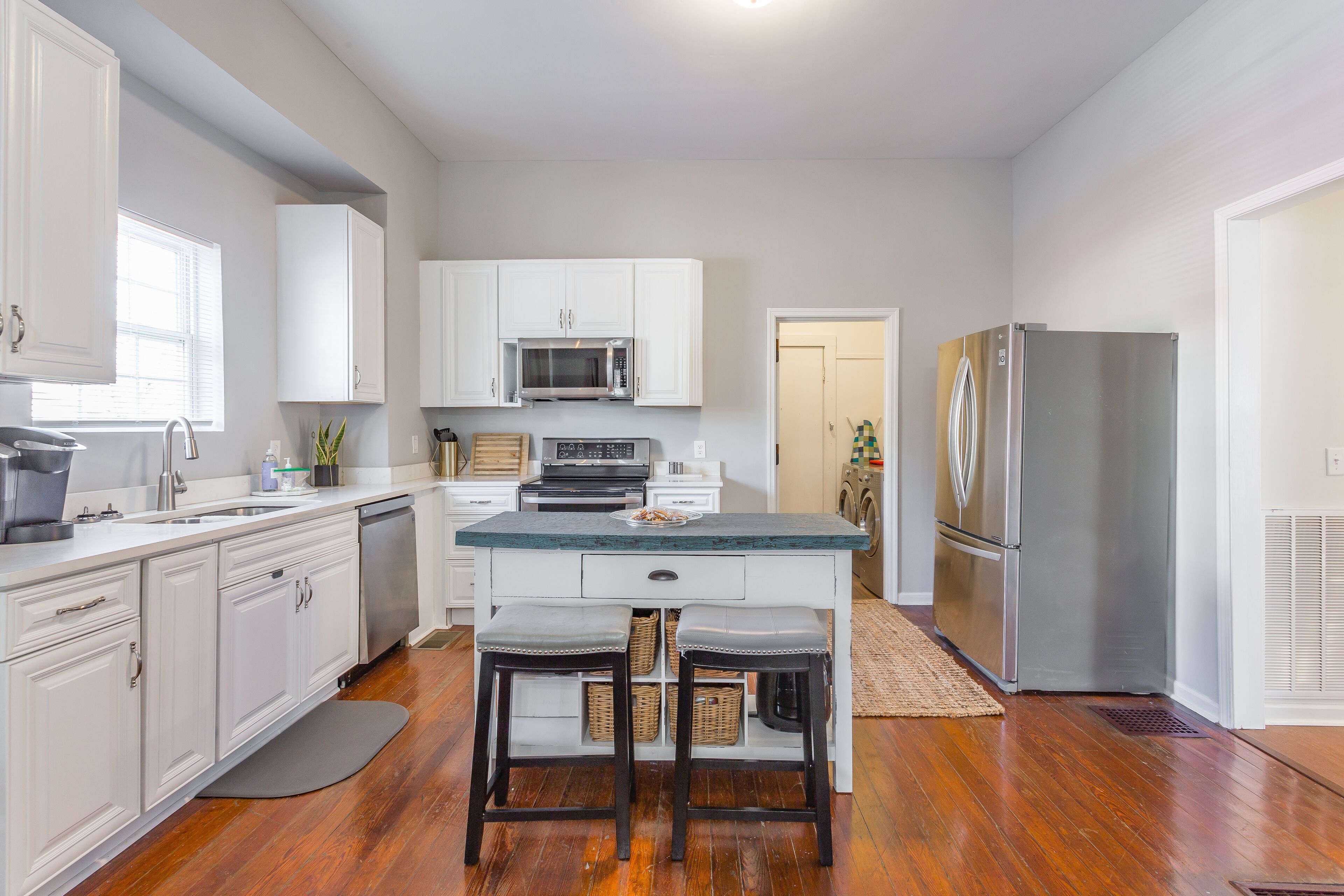 The De'Vine Home- 5 mins. from Downtown