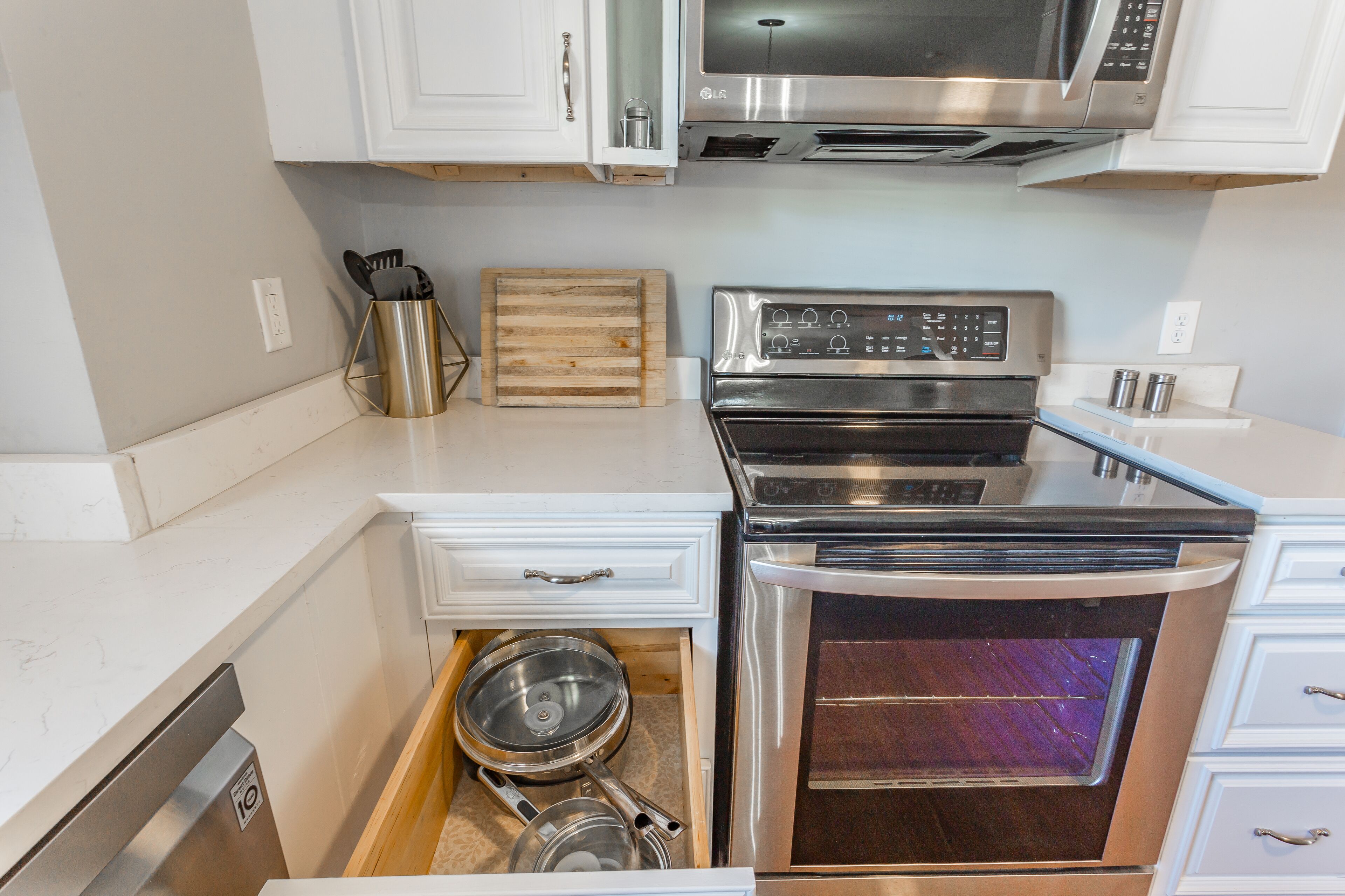 The De'Vine Home- 5 mins. from Downtown