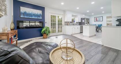 Golden Racehorse | Luxury Mid-Century Modern Home | Pet-Friendly Retreat