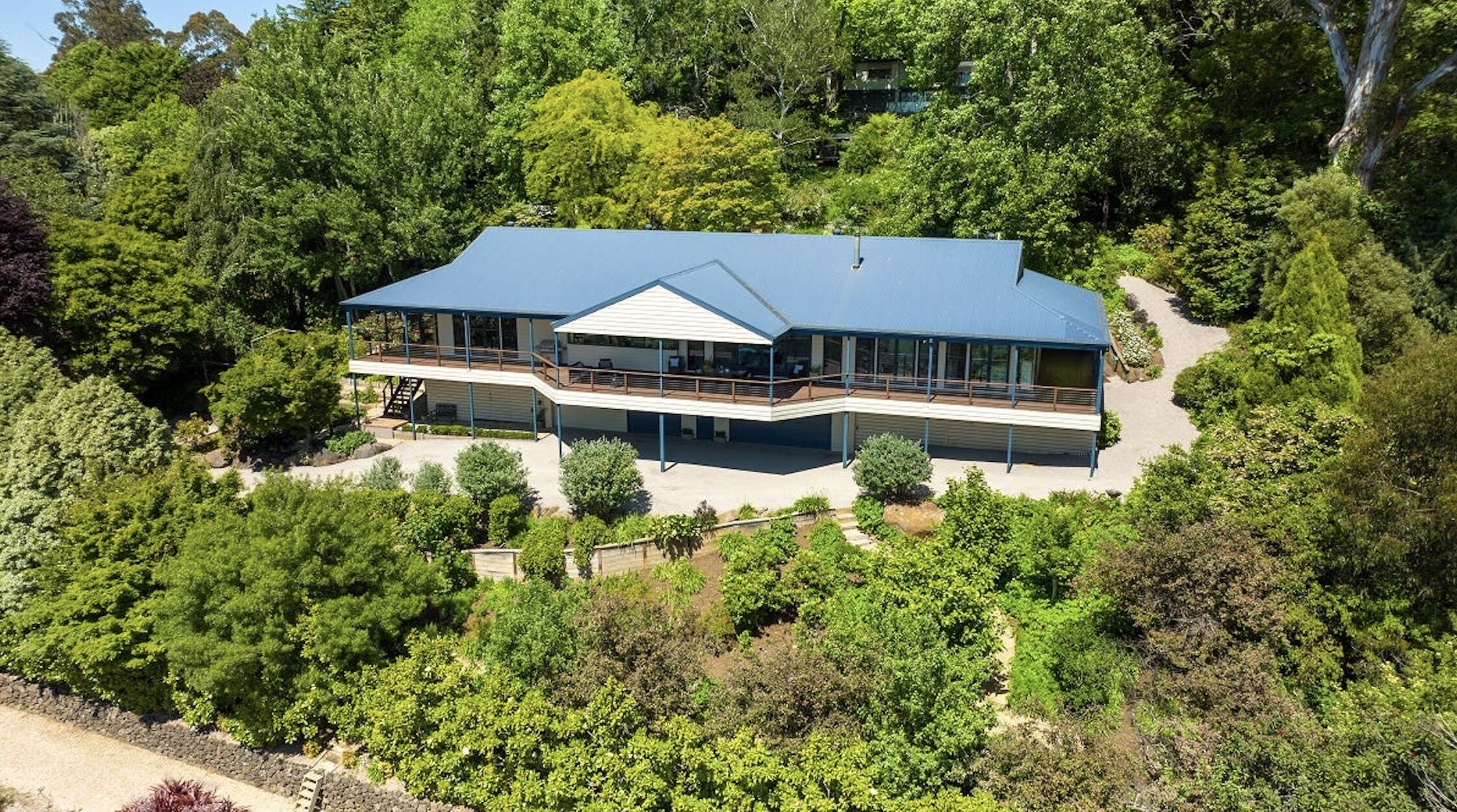 Hanging Garden On Mernda- Mountain view retreat  — image 27