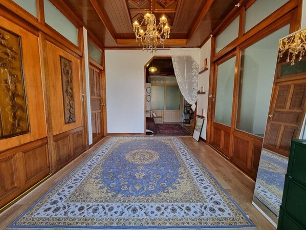 Basic Room, 3 Bedrooms (dokchae) | 3 bedrooms, free WiFi - Jeju Gongwoodang Pension (Seogwipo)