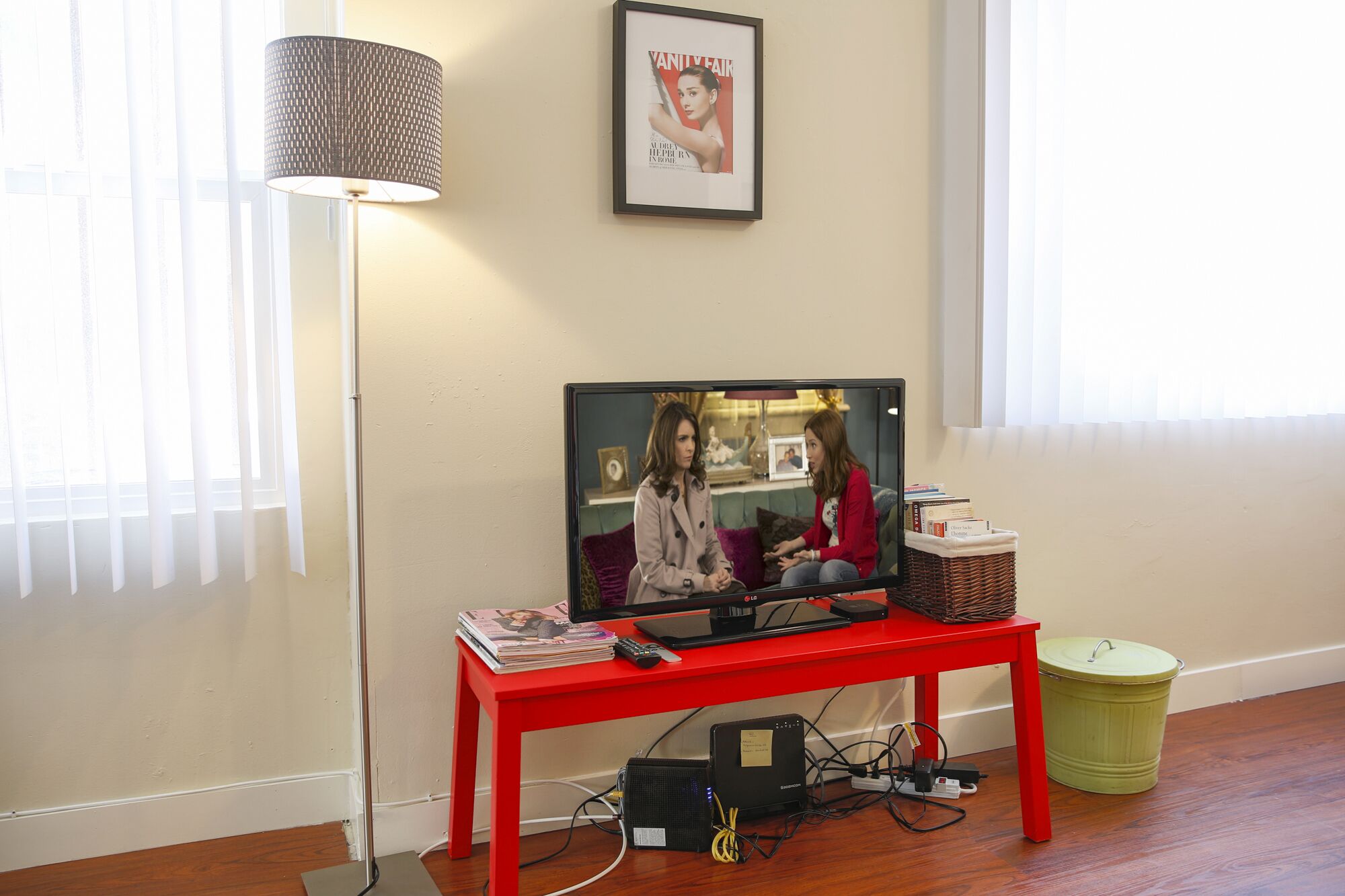 Lovely beach apartment w/ parking, bikes (Pet friendly!)