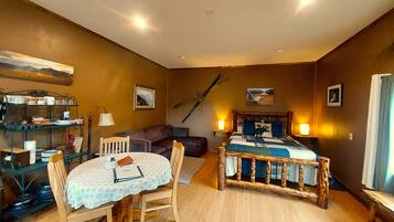 Classic Cabin, 1 Queen Bed with Sofa bed, Kitchen, Mountainside