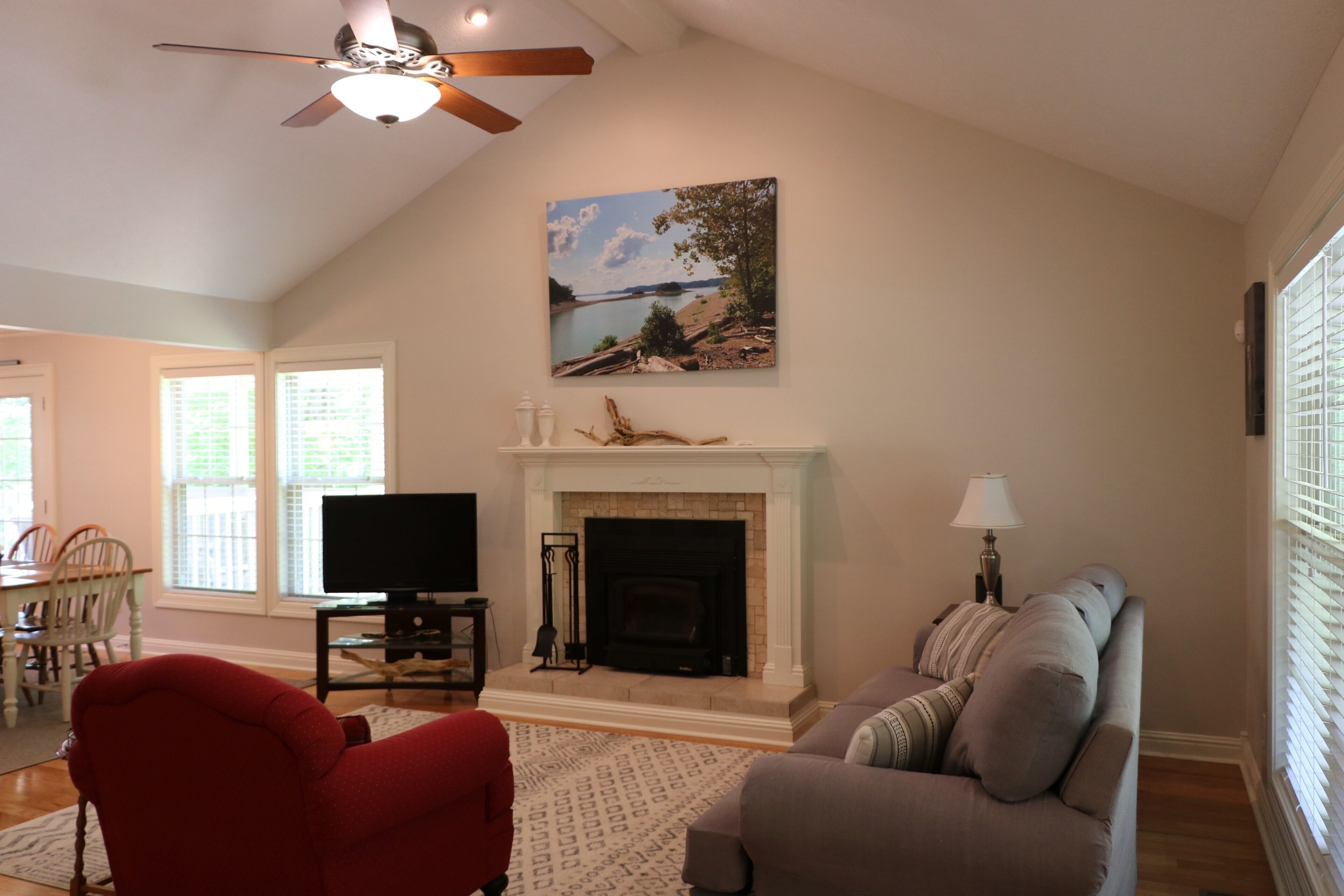 DRIFT INN just 10 minutes from Jamestown Marina/NEW Fall & Winter
Scavenger Hunt