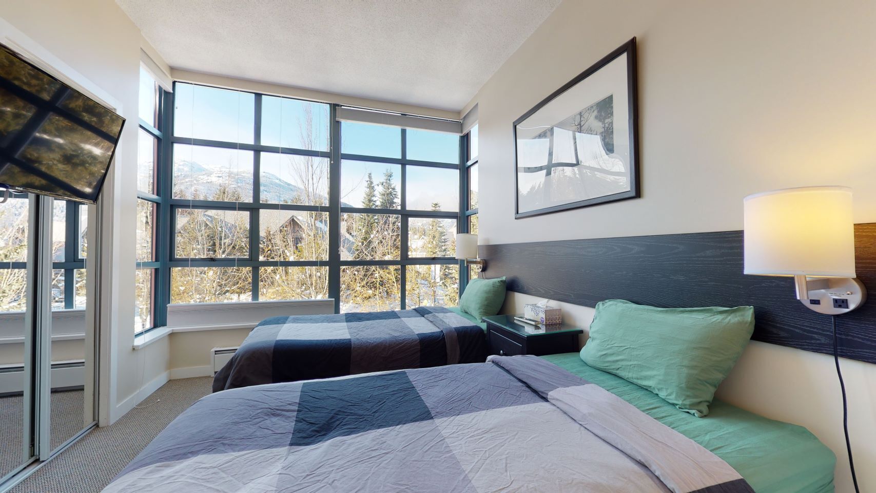 Lovely 2 bedroom condo in Whistler village