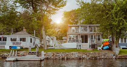 Lakefront; view of ski mountain, firepit, dock, kayaks, laundry, outdoor shower