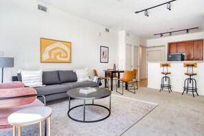 Télévision, chaîne hi-fi