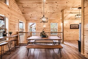 Dining - 💦SPLASH💦 into Stunning POOL Cabin- PRIVATE Indoor Pool & Multigame Arcade! (Pigeon Forge)