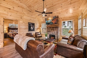 Smart TV, fireplace