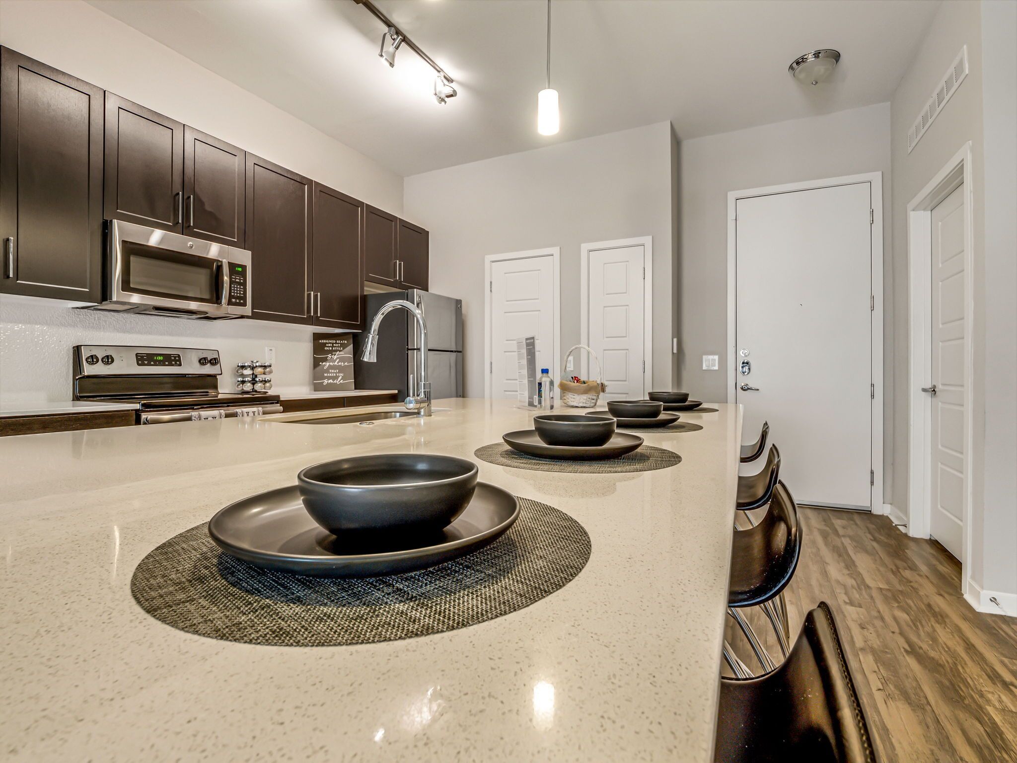 New ★ Scottsdale Upscale Living ★ Shops ★ Dining ★ 