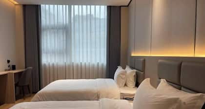Ziteng Hotel