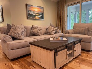 Smart TV, printers - Bay views and Private beach (Brewster)