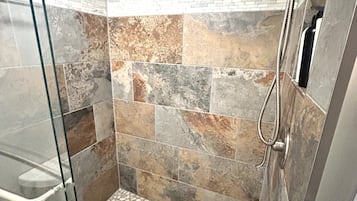 Baignoire, serviettes fournies