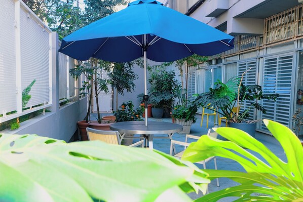 تناول الطعام بالخارج