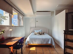 1 bedroom, desk, free WiFi, bed sheets