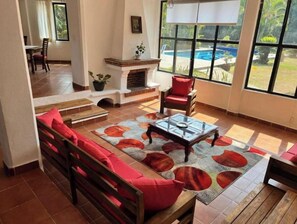 Smart TV - House MaKa (Valle de Atongo, Tepoztlán)