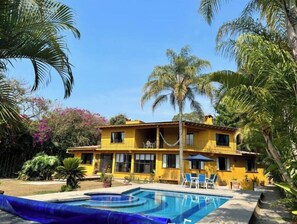 Outdoor pool - House MaKa (Valle de Atongo, Tepoztlán)
