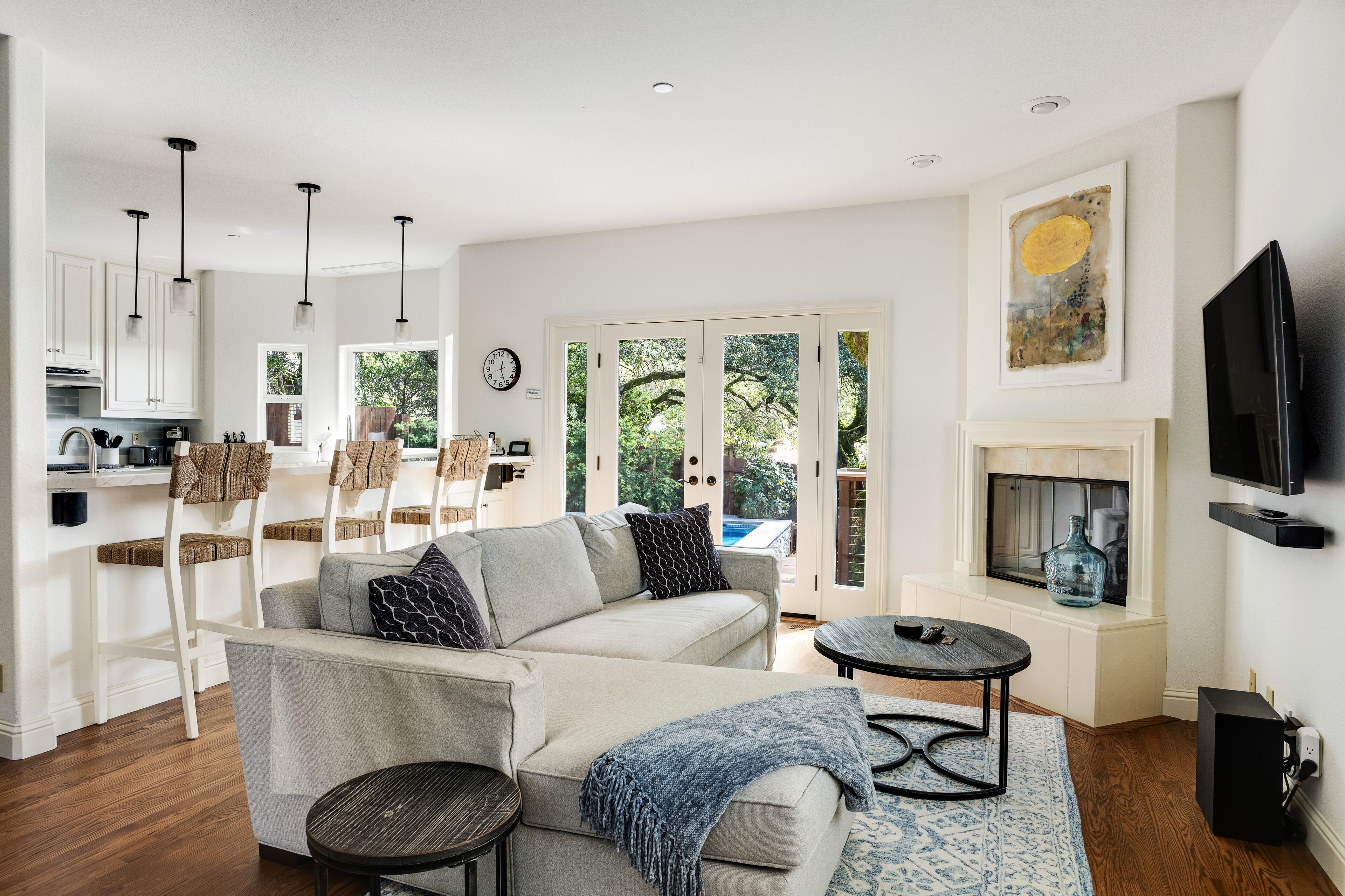 Luxury sun-filled home with private pool and hot tub, gourmet kitchen, & W/D