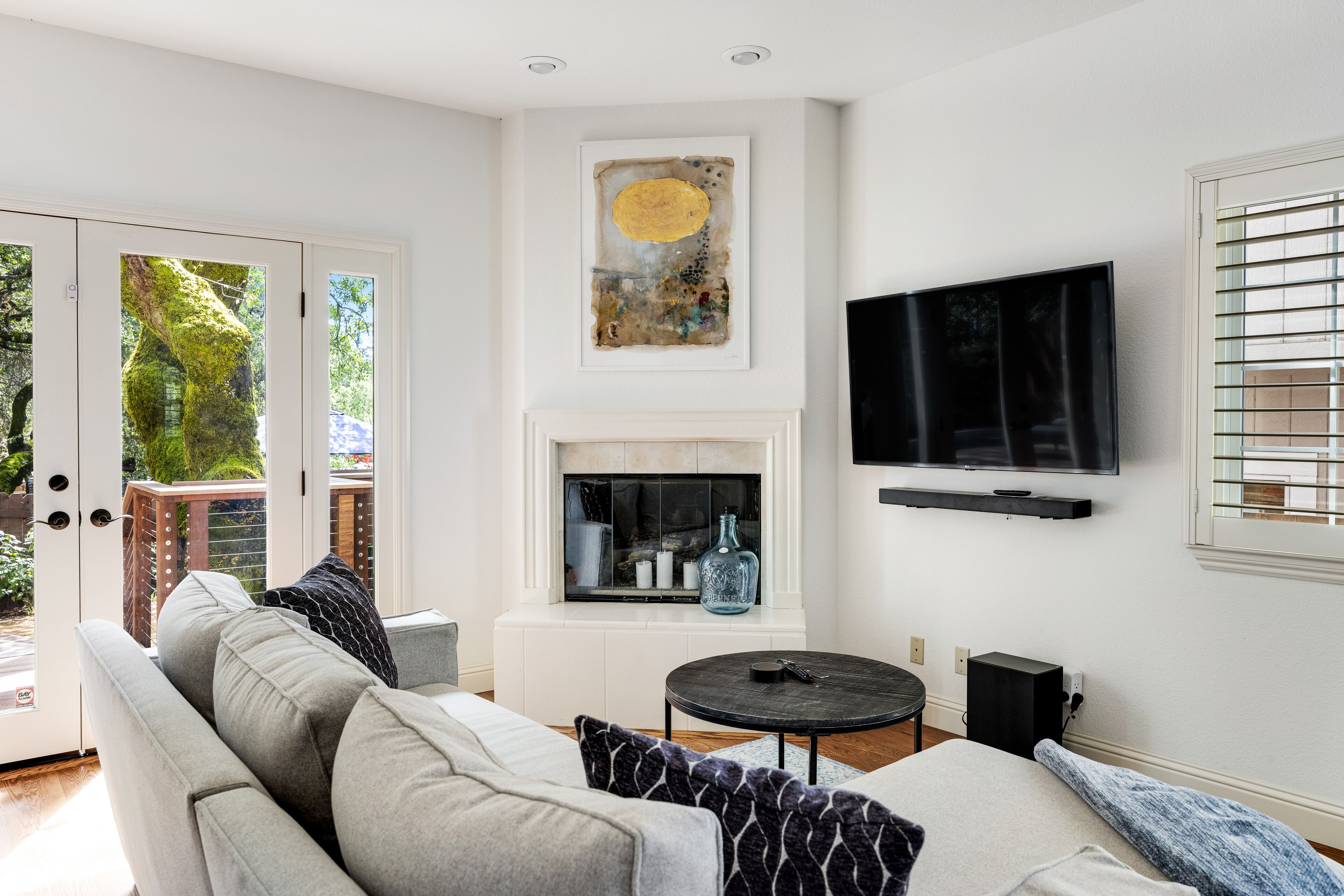 Luxury sun-filled home with private pool and hot tub, gourmet kitchen, & W/D