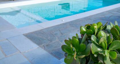 Villa for 6 guests with private pool! In Agia Irini - walking distance to beach!