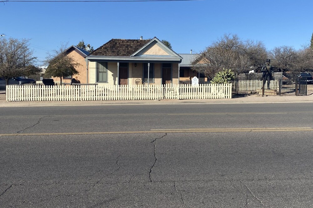 The Wyatt Earp House - 1 block from OK Corral