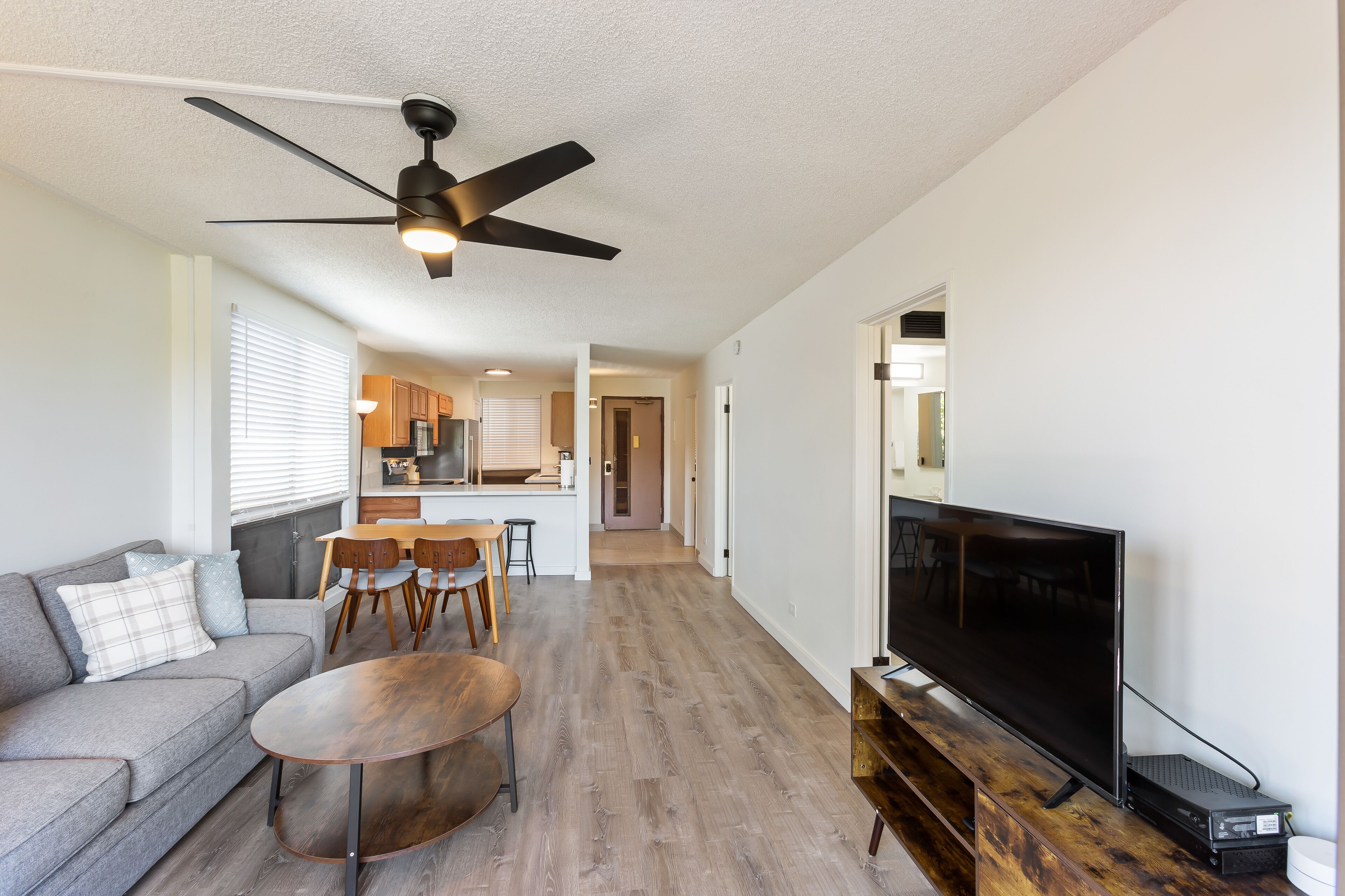 Wonderful home close to beach & activities w/shared pool & private washer/dryer